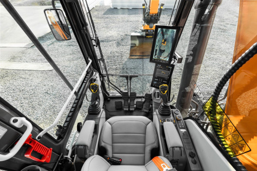 DX260LC-9 met Engcon